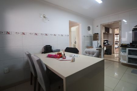 Casa à venda com 355m², 5 quartos e 4 vagasCozinha - Armários