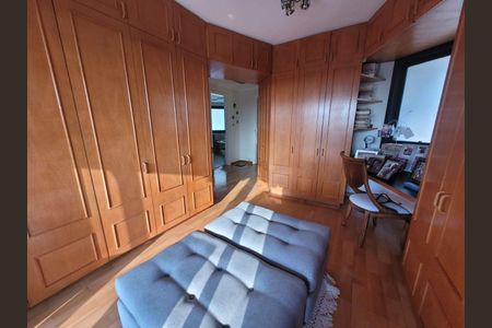 Casa à venda com 260m², 3 quartos e 4 vagasQuarto