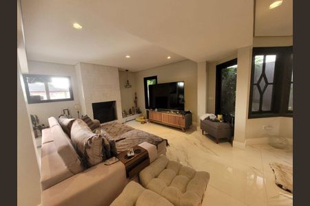 Casa à venda com 260m², 3 quartos e 4 vagasSala