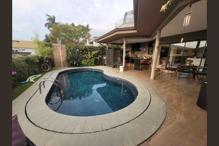 Casa à venda com 260m², 3 quartos e 4 vagasVaranda da Cozinha