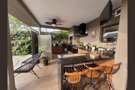 Casa à venda com 260m², 3 quartos e 4 vagasVaranda da Cozinha