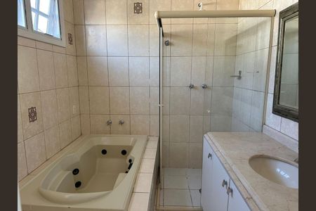 Casa à venda com 4 quartos, 217m² em Residencial Seis (Alphaville), Santana de Parnaíba