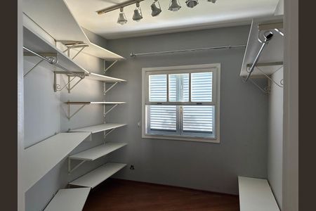 Casa à venda com 4 quartos, 217m² em Residencial Seis (Alphaville), Santana de Parnaíba