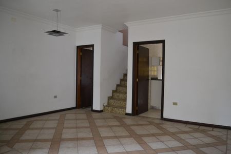 Casa de condomínio à venda com 105m², 3 quartos e 2 vagasSala