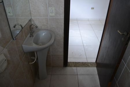 Casa de condomínio à venda com 105m², 3 quartos e 2 vagasBanheiro Suíte
