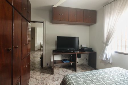Casa à venda com 189m², 2 quartos e 2 vagasQuarto