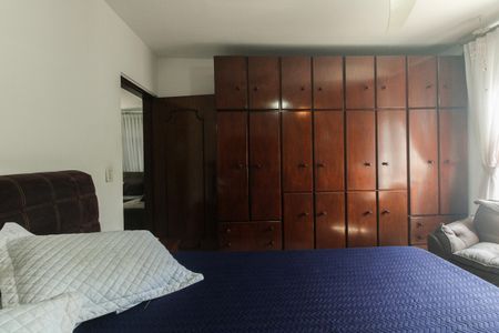 Casa à venda com 189m², 2 quartos e 2 vagasSuíte