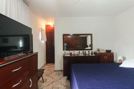 Casa à venda com 189m², 2 quartos e 2 vagasSuíte