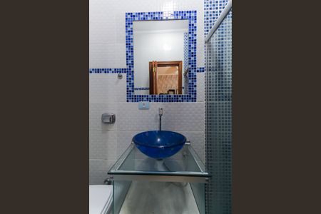 Casa de condomínio à venda com 170m², 2 quartos e 5 vagasBanheiro de serviço