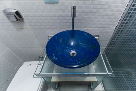 Casa de condomínio à venda com 170m², 2 quartos e 5 vagasBanheiro de serviço