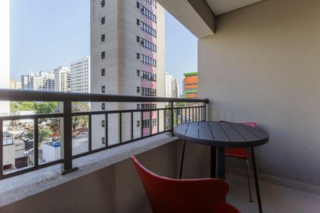 Studio para alugar com 29m², 1 quarto e sem vaga Studio para alugar com 29m², 1 quarto e sem vagaVaranda