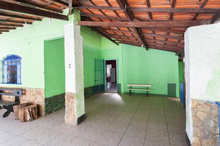 Casa à venda com 243m², 2 quartos e 6 vagasVaranda