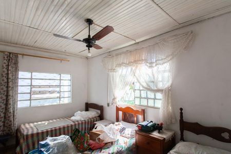 Casa à venda com 243m², 2 quartos e 6 vagasQuarto 2