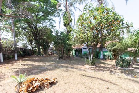 Casa à venda com 243m², 2 quartos e 6 vagasQuintal