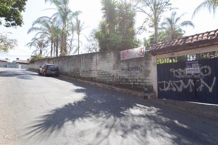 Casa à venda com 243m², 2 quartos e 6 vagasFachada