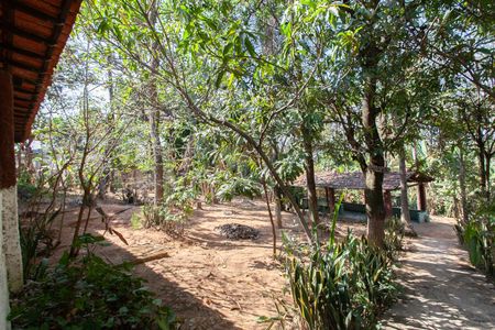 Casa à venda com 243m², 2 quartos e 6 vagasQuintal