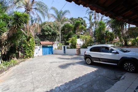 Casa à venda com 243m², 2 quartos e 6 vagasGaragem