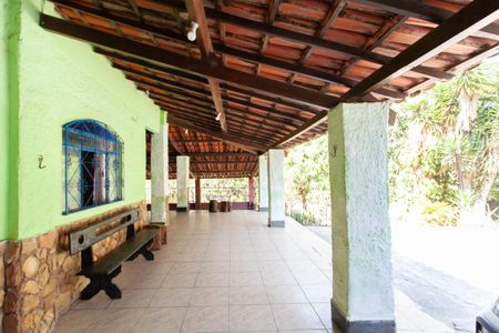 Casa à venda com 243m², 2 quartos e 6 vagasVaranda