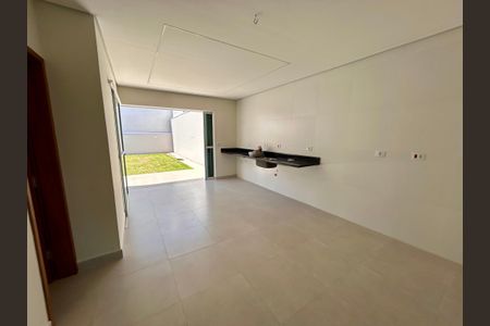 Casa à venda com 135m², 4 quartos e 3 vagas Casa à venda com 135m², 4 quartos e 3 vagasCozinha
