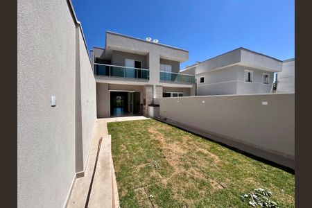 Casa à venda com 135m², 4 quartos e 3 vagas Casa à venda com 135m², 4 quartos e 3 vagasQuintal