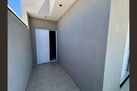 Casa à venda com 135m², 4 quartos e 3 vagas Casa à venda com 135m², 4 quartos e 3 vagasVista do Quarto 2