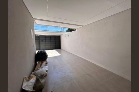 Casa à venda com 135m², 4 quartos e 3 vagas Casa à venda com 135m², 4 quartos e 3 vagasGaragem