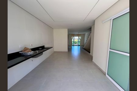 Casa à venda com 135m², 4 quartos e 3 vagas Casa à venda com 135m², 4 quartos e 3 vagasCozinha