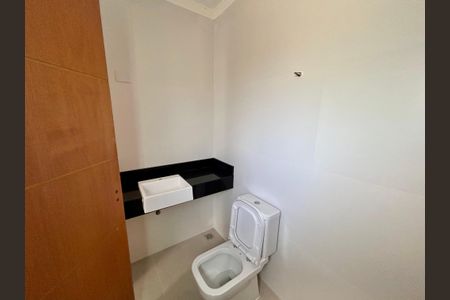 Casa à venda com 135m², 4 quartos e 3 vagas Casa à venda com 135m², 4 quartos e 3 vagasBanheiro da Suíte 1