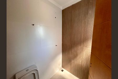 Casa à venda com 135m², 4 quartos e 3 vagas Casa à venda com 135m², 4 quartos e 3 vagasBanheiro da Suíte 1