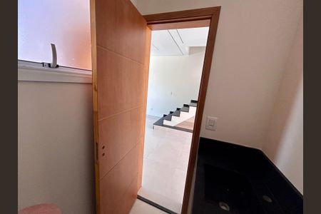 Casa à venda com 135m², 4 quartos e 3 vagas Casa à venda com 135m², 4 quartos e 3 vagasLavabo