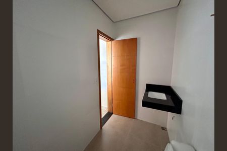 Casa à venda com 135m², 4 quartos e 3 vagas Casa à venda com 135m², 4 quartos e 3 vagasBanheiro da Suíte 2