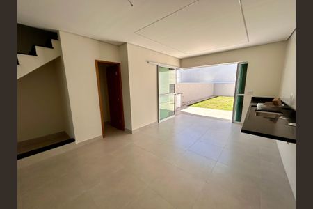 Casa à venda com 135m², 4 quartos e 3 vagas Casa à venda com 135m², 4 quartos e 3 vagasCozinha