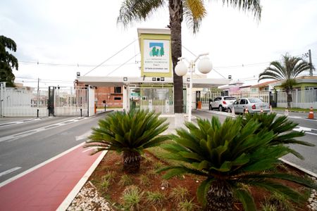 Casa de condomínio para alugar com 150m², 3 quartos e 2 vagasFachada