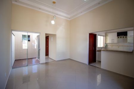 Casa de condomínio para alugar com 150m², 3 quartos e 2 vagas Casa de condomínio para alugar com 150m², 3 quartos e 2 vagasSala