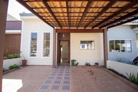 Casa de condomínio para alugar com 150m², 3 quartos e 2 vagas Casa de condomínio para alugar com 150m², 3 quartos e 2 vagasFachada