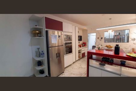 Casa à venda com 280m², 3 quartos e 2 vagas Casa à venda com 280m², 3 quartos e 2 vagasCozinha