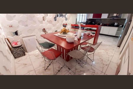 Casa à venda com 280m², 3 quartos e 2 vagas Casa à venda com 280m², 3 quartos e 2 vagasCopa