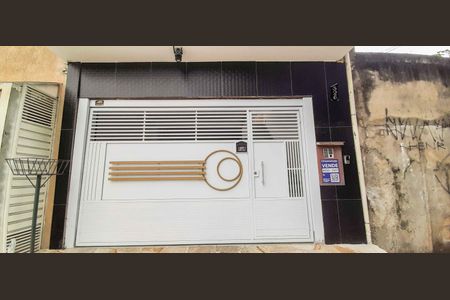 Casa à venda com 280m², 3 quartos e 2 vagas Casa à venda com 280m², 3 quartos e 2 vagasFachada