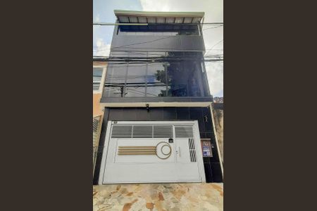 Casa à venda com 280m², 3 quartos e 2 vagas Casa à venda com 280m², 3 quartos e 2 vagasFachada