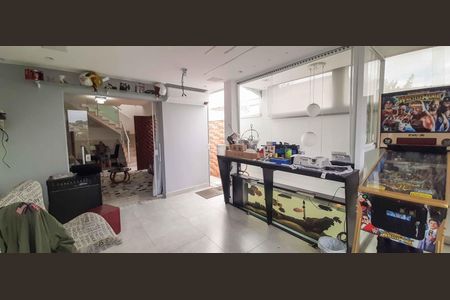 Casa à venda com 280m², 3 quartos e 2 vagas Casa à venda com 280m², 3 quartos e 2 vagasSala 1