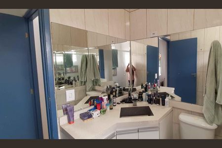 Casa à venda com 280m², 3 quartos e 2 vagas Casa à venda com 280m², 3 quartos e 2 vagasBanheiro da Suíte