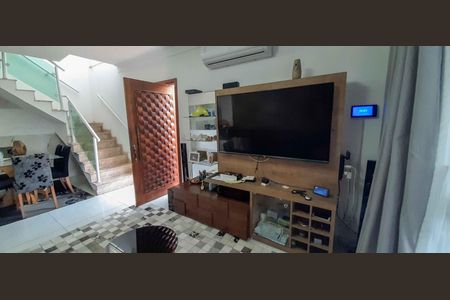 Casa à venda com 280m², 3 quartos e 2 vagas Casa à venda com 280m², 3 quartos e 2 vagasSala 2