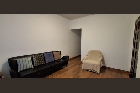 Casa à venda com 145m², 3 quartos e 3 vagasSala