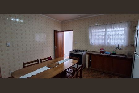 Casa à venda com 145m², 3 quartos e 3 vagasCozinha 