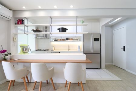 Apartamento à venda com 83m², 2 quartos e 2 vagasCozinha e Área de Serviço