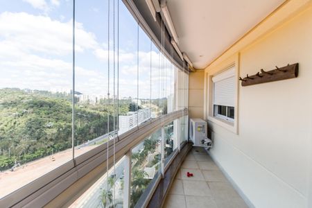Apartamento para alugar com 113m², 3 quartos e 2 vagas Apartamento para alugar com 113m², 3 quartos e 2 vagasVaranda