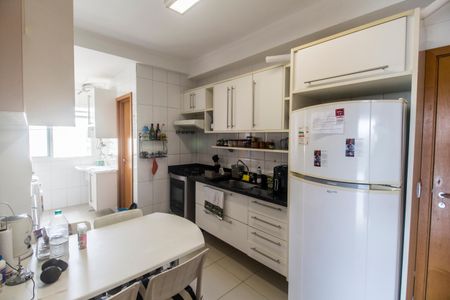 Apartamento para alugar com 113m², 3 quartos e 2 vagas Apartamento para alugar com 113m², 3 quartos e 2 vagasCozinha