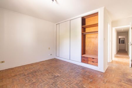 Casa à venda com 200m², 3 quartos e 2 vagasSuíte