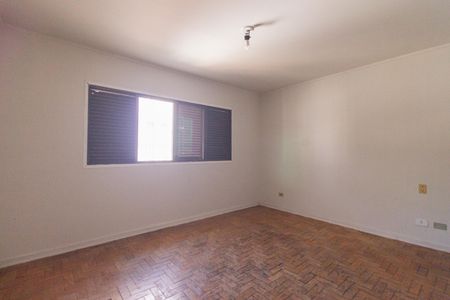 Casa à venda com 200m², 3 quartos e 2 vagasSuíte