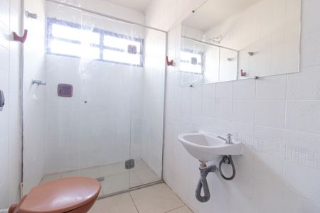 Casa à venda com 200m², 3 quartos e 2 vagasBanheiro da Suíte